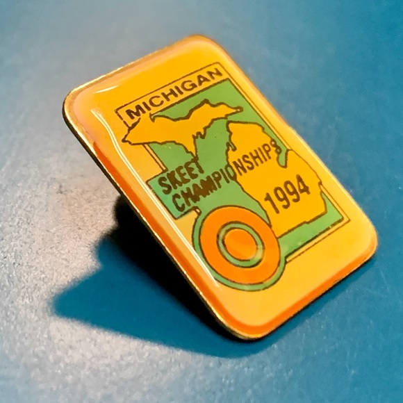 Vintage 1994 MICHIGAN SKEET CHAMPIONSHIPS Enameled Lapel Pin - Picture 8 of 9